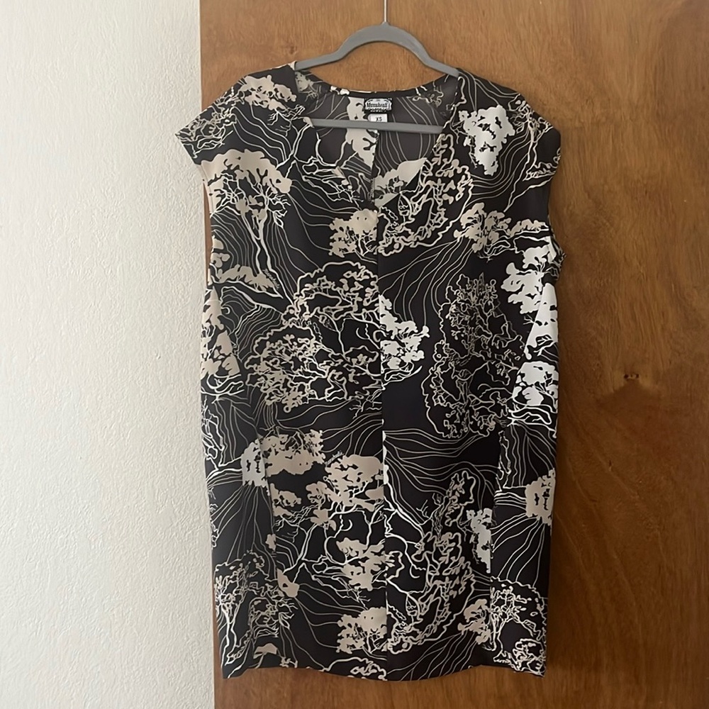Manuhealii Koa Collection cap sleeve mini dress XS but runs a little big